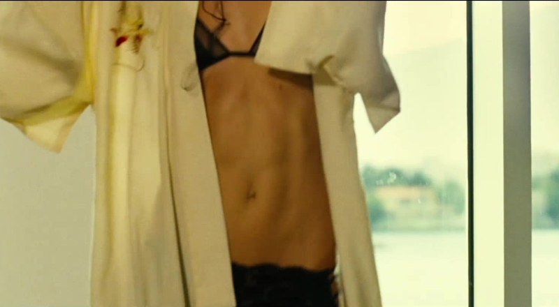 Kate Nauta butt Scene in Nine Miles down
