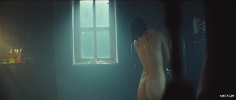 Любовь Аксенова голая в сериале мажор