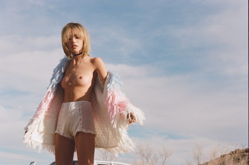 Кэрри Киган голая