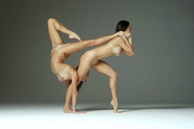 Julietta & Magdalena гимнастки ню