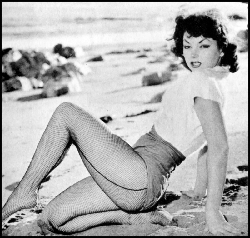 Shirley MACLAINE