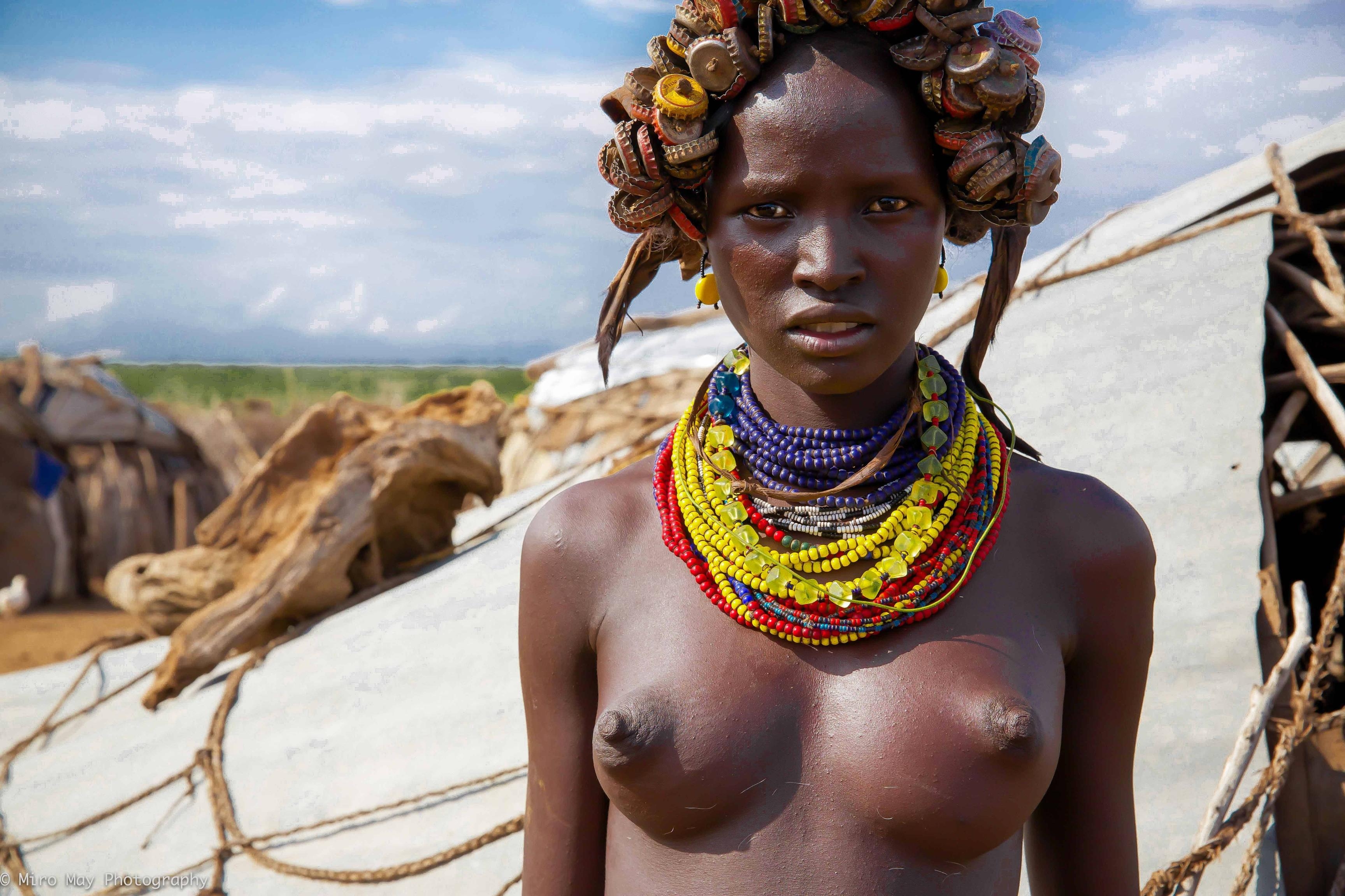 Голые девушки в племенах (43 фото) - порно