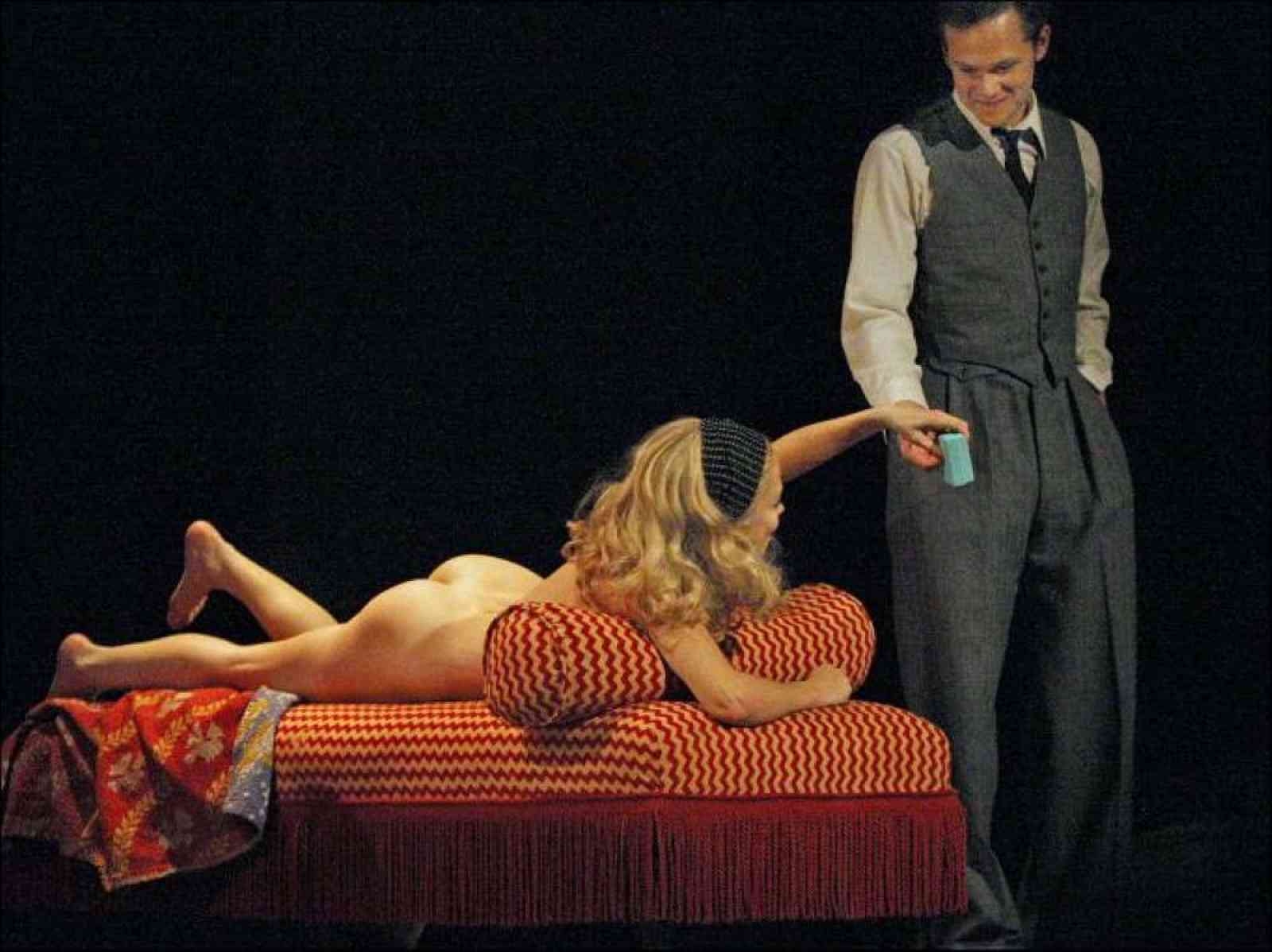 голые актеры играют в театре фото 44