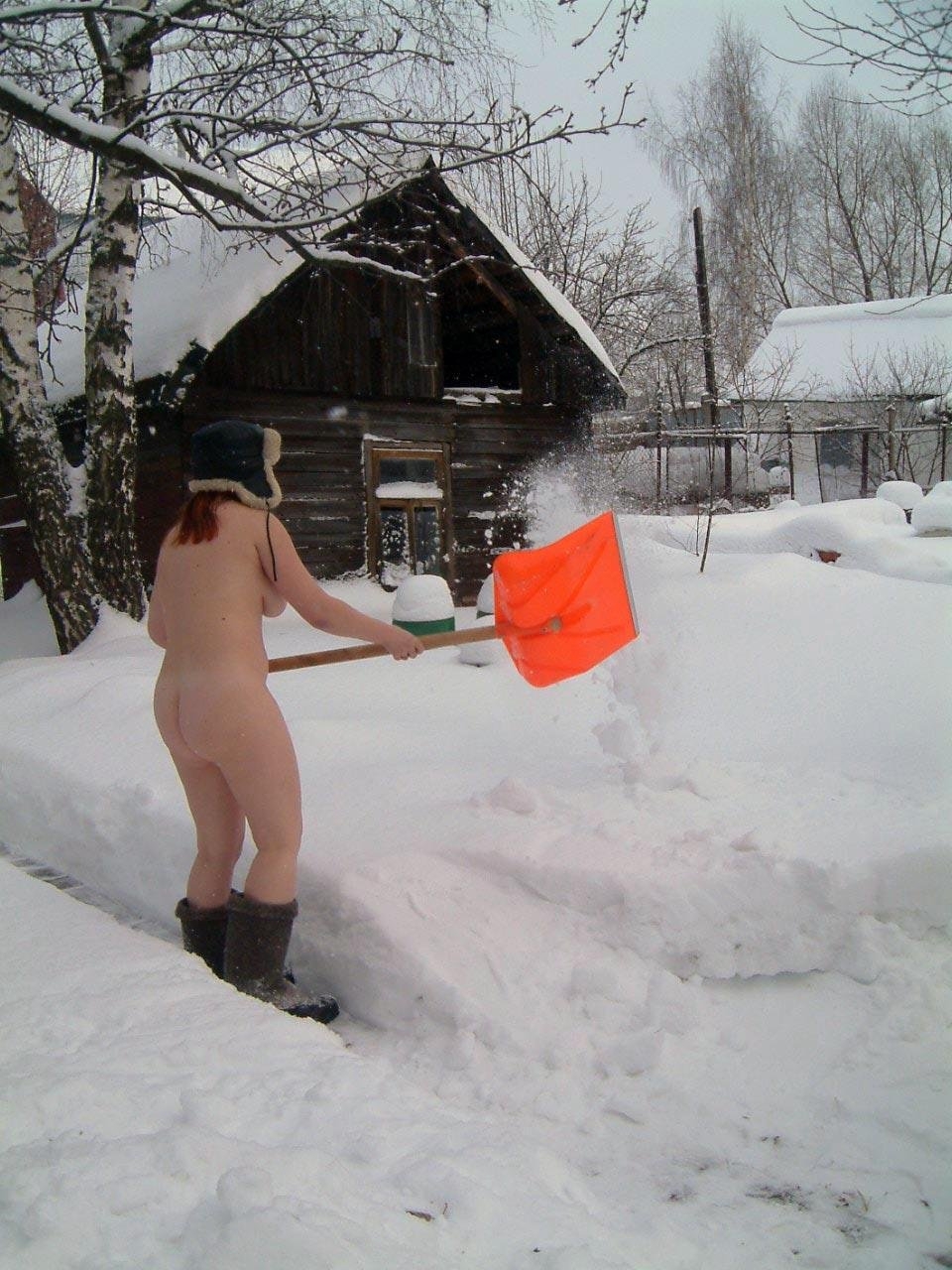 голые девушки зимой на публике