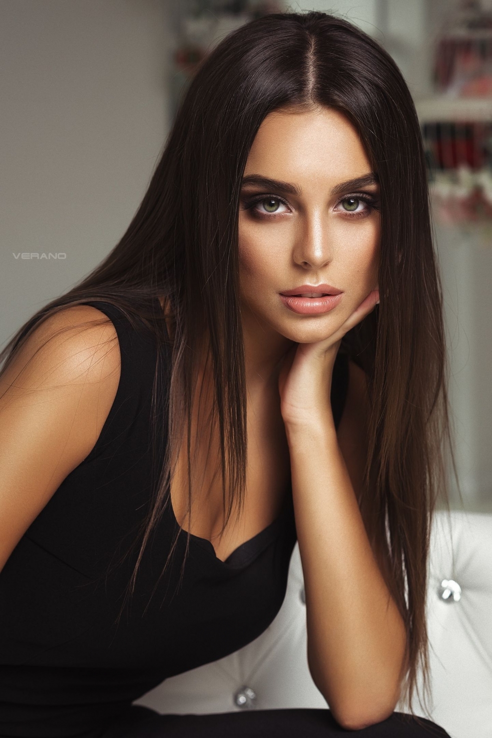 Nikolas verano, Анастасия Леонова