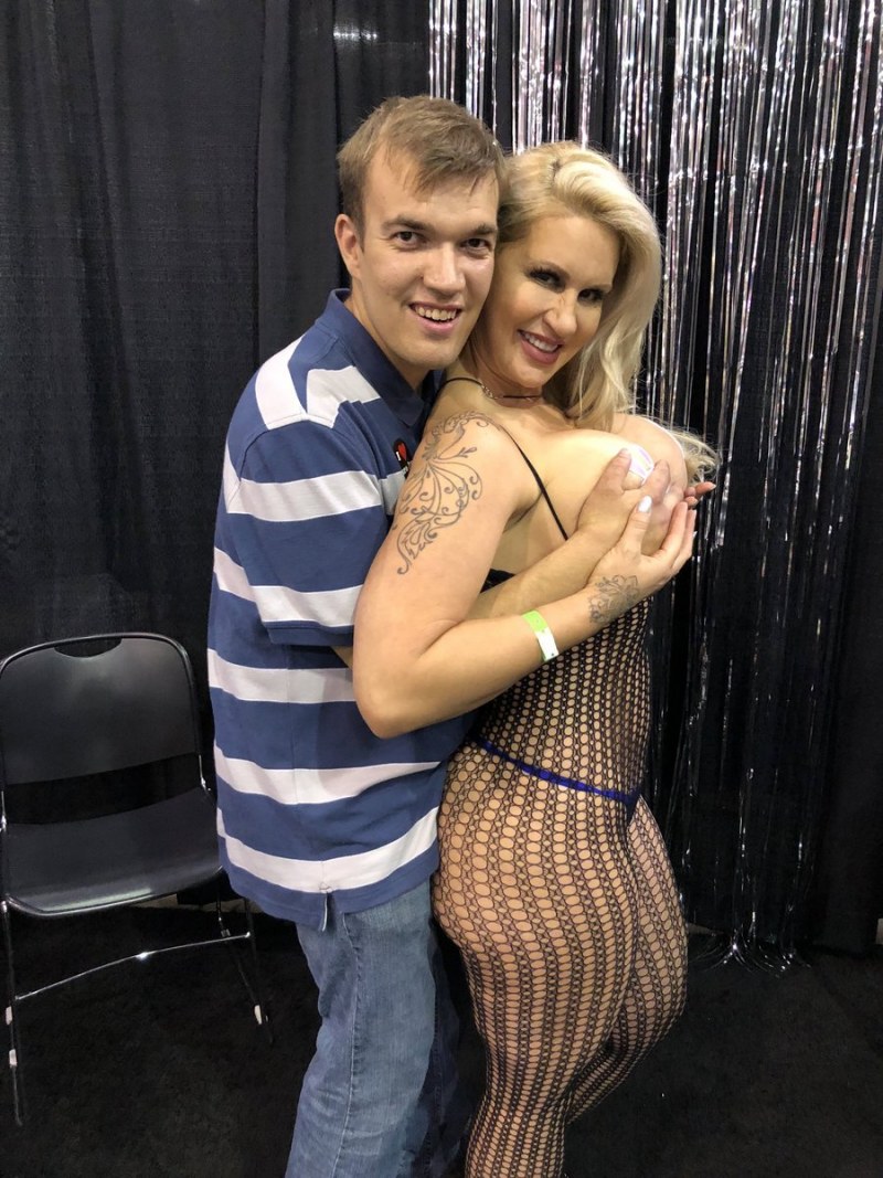 Womenlover007 Exxxotica