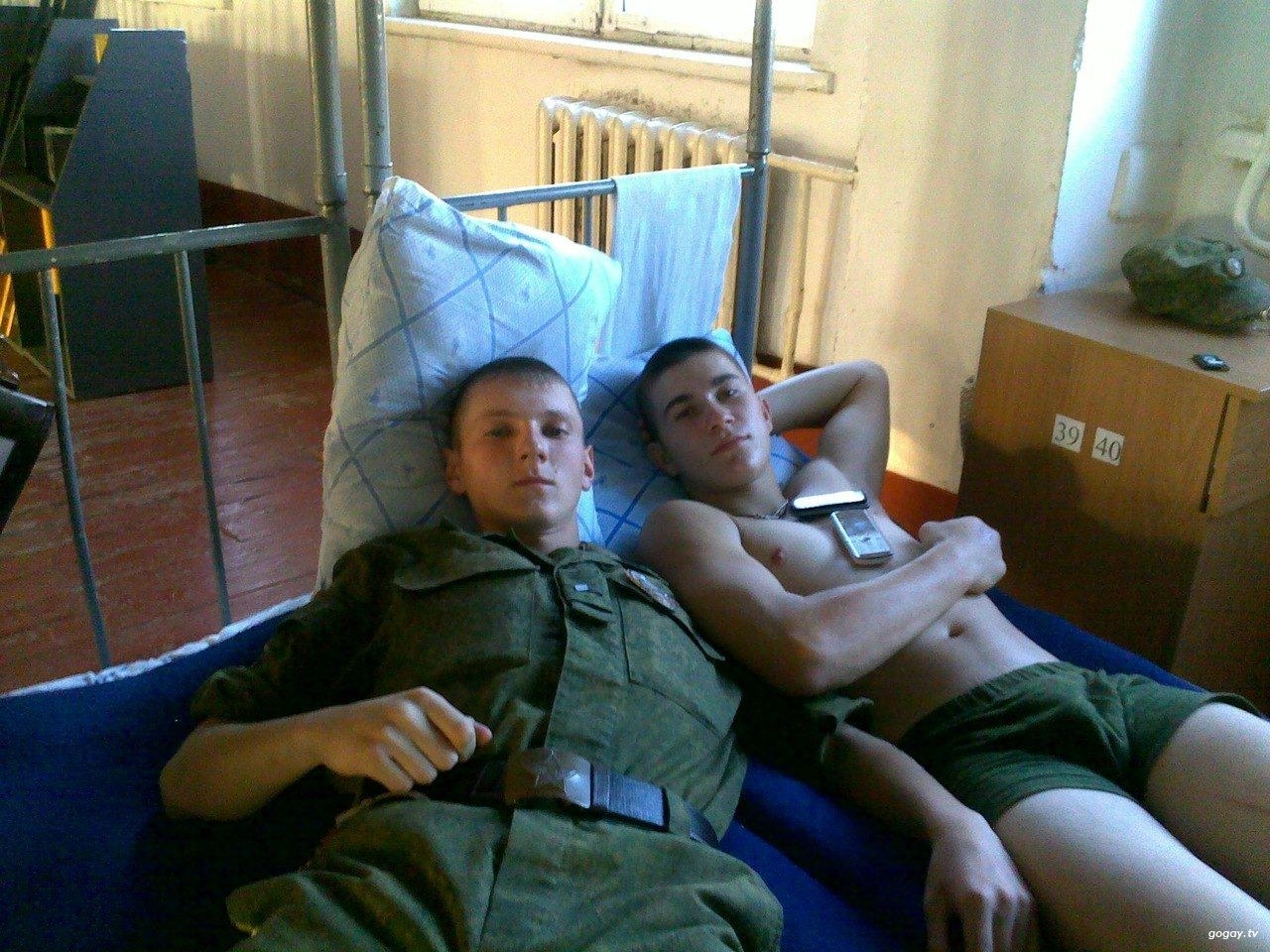 мальчики солдаты геи фото 100