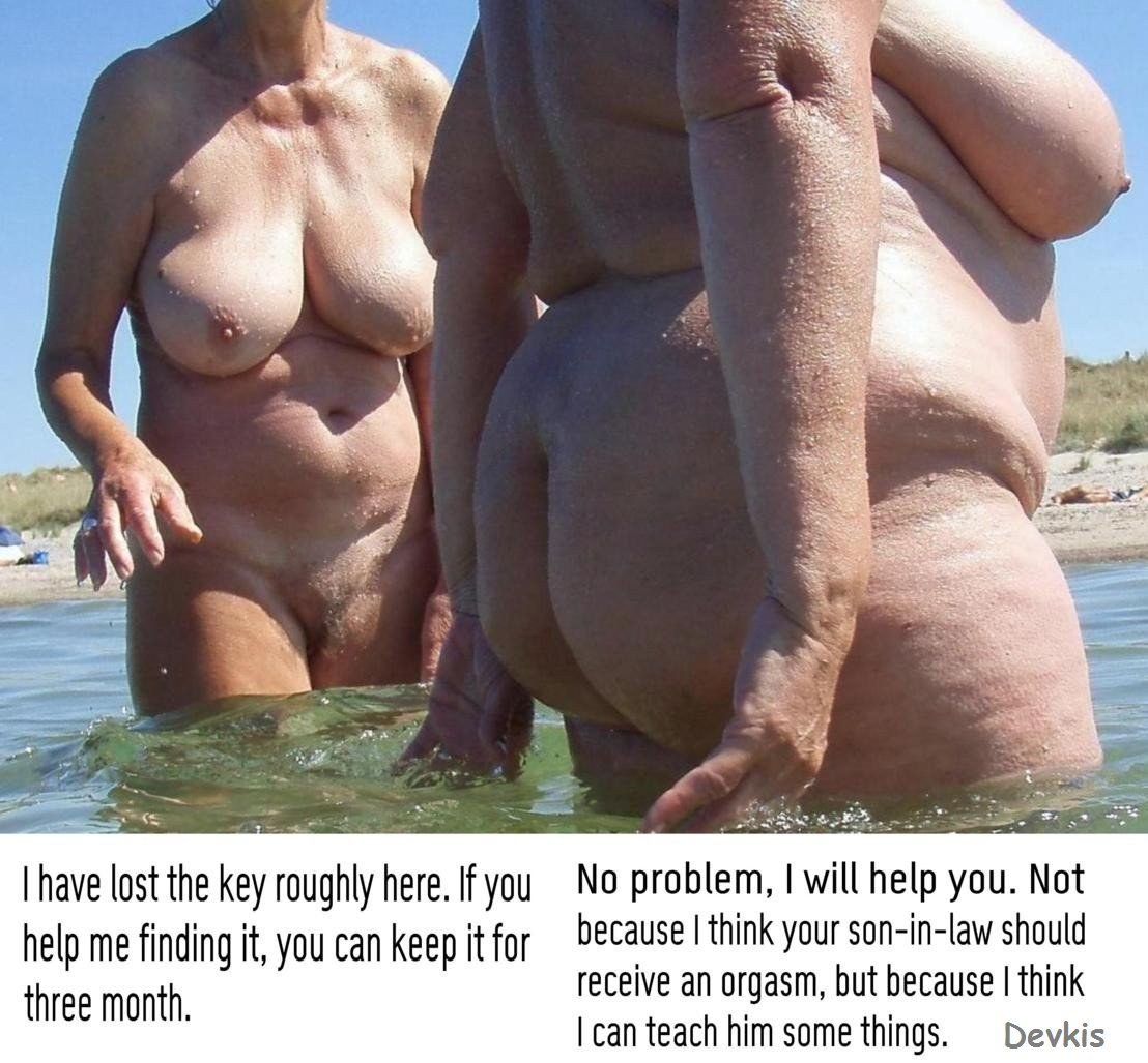 пожилые женщины купаются голыми фото 51