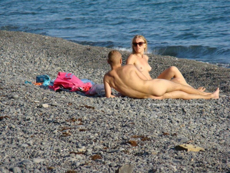 Супруга голышом на море
