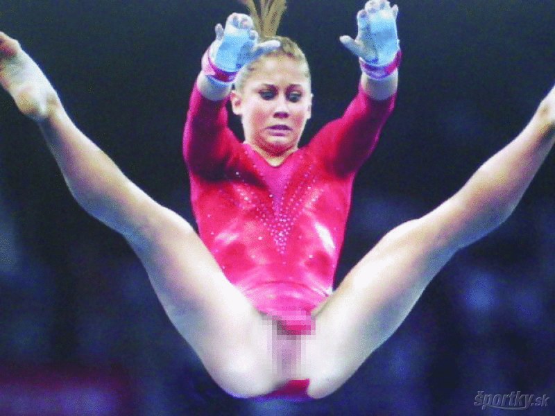 Спортсменки без трусов
