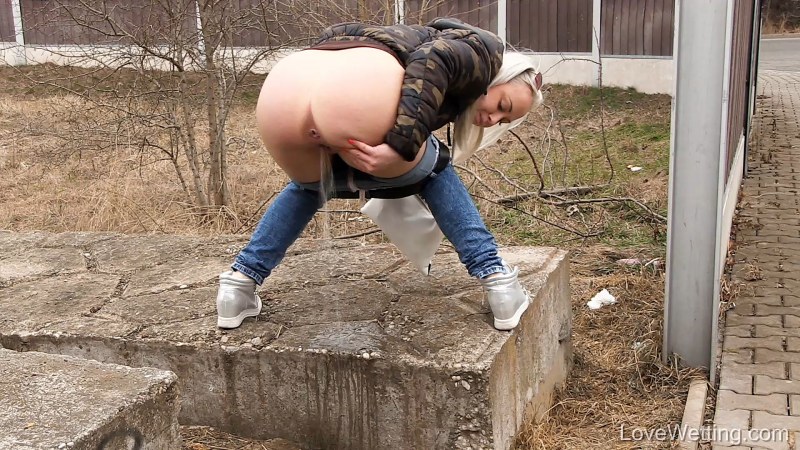 Ссущие женщины вид сзади