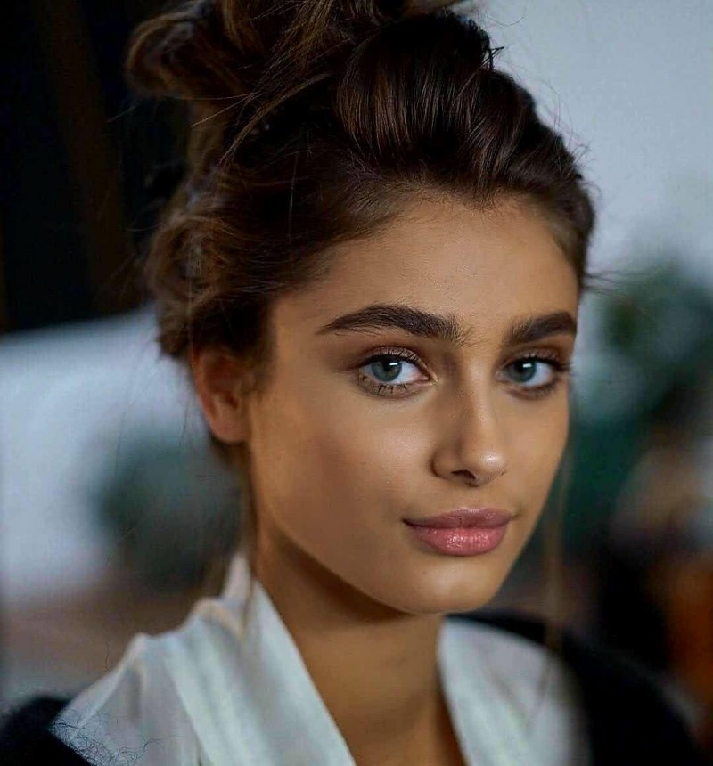 Тейлор Хилл (Taylor Hill)