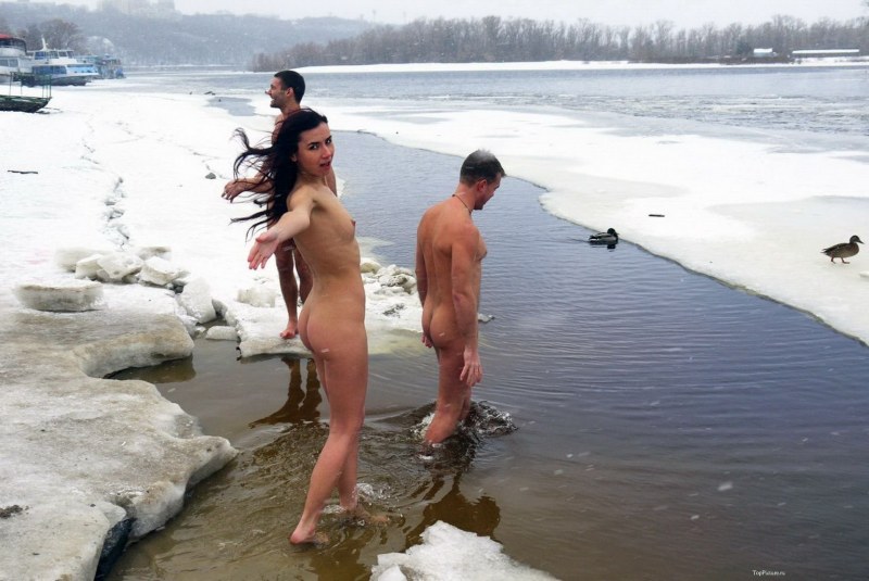 Крещенские купания голышом