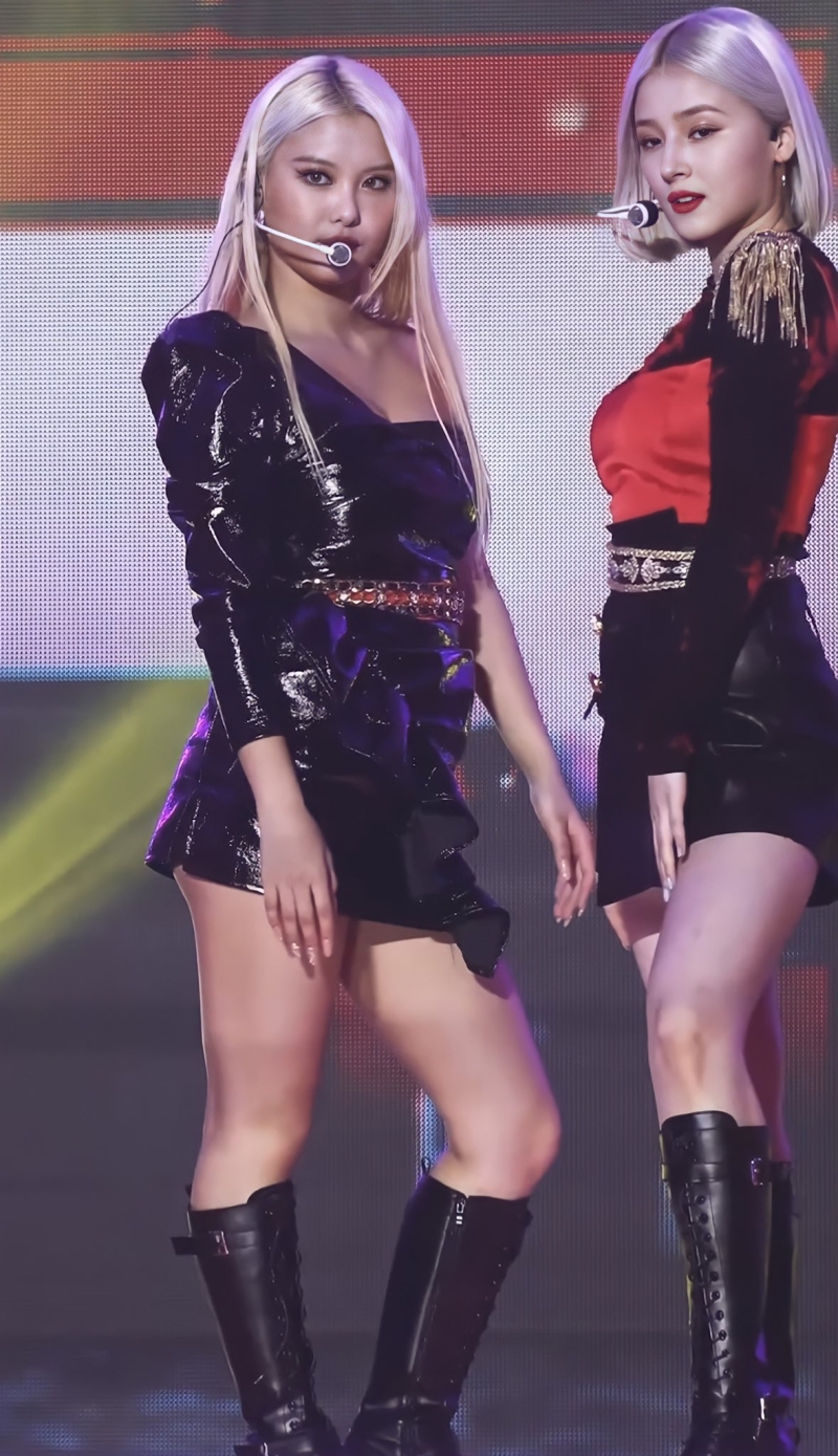 Nancy MOMOLAND фигура