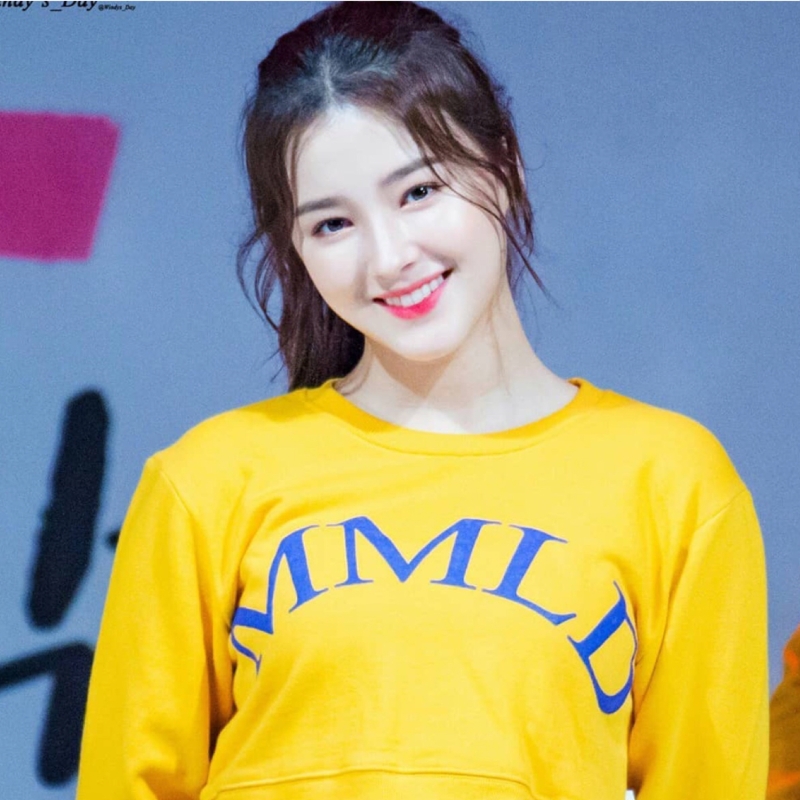 Nancy MOMOLAND leaked