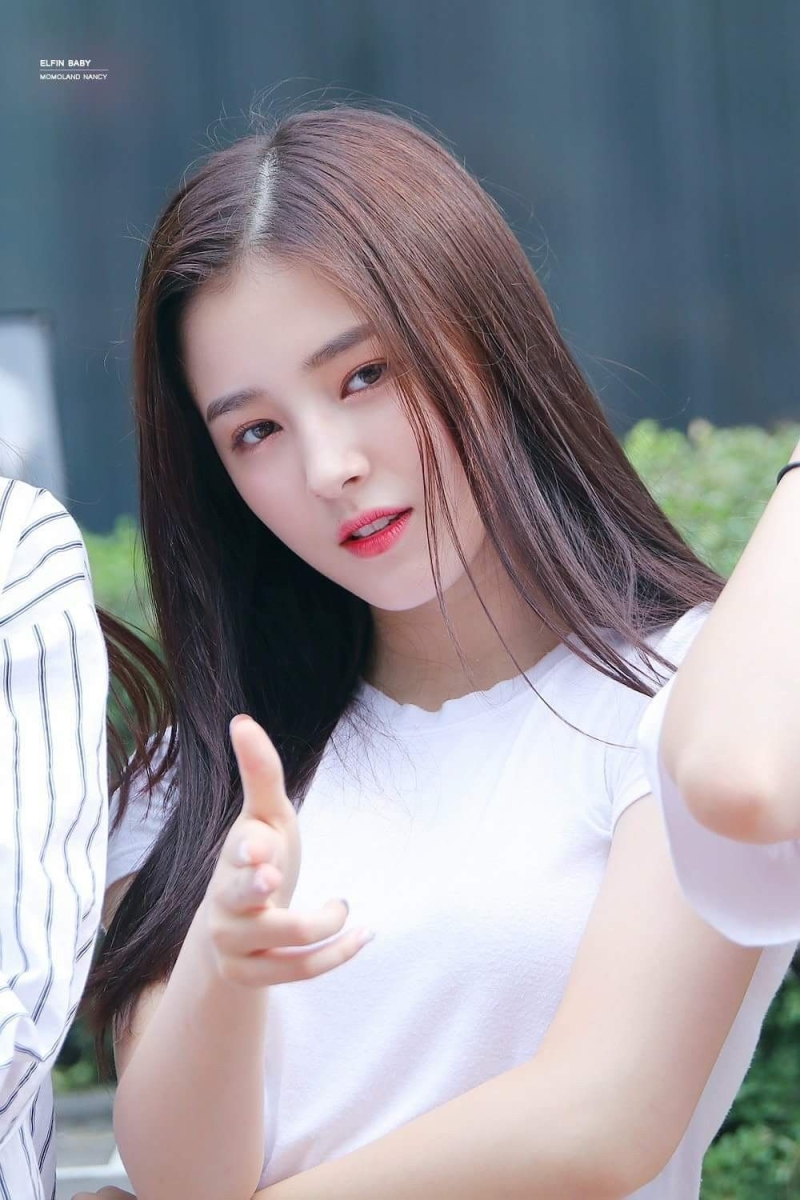 Nancy MOMOLAND 4k
