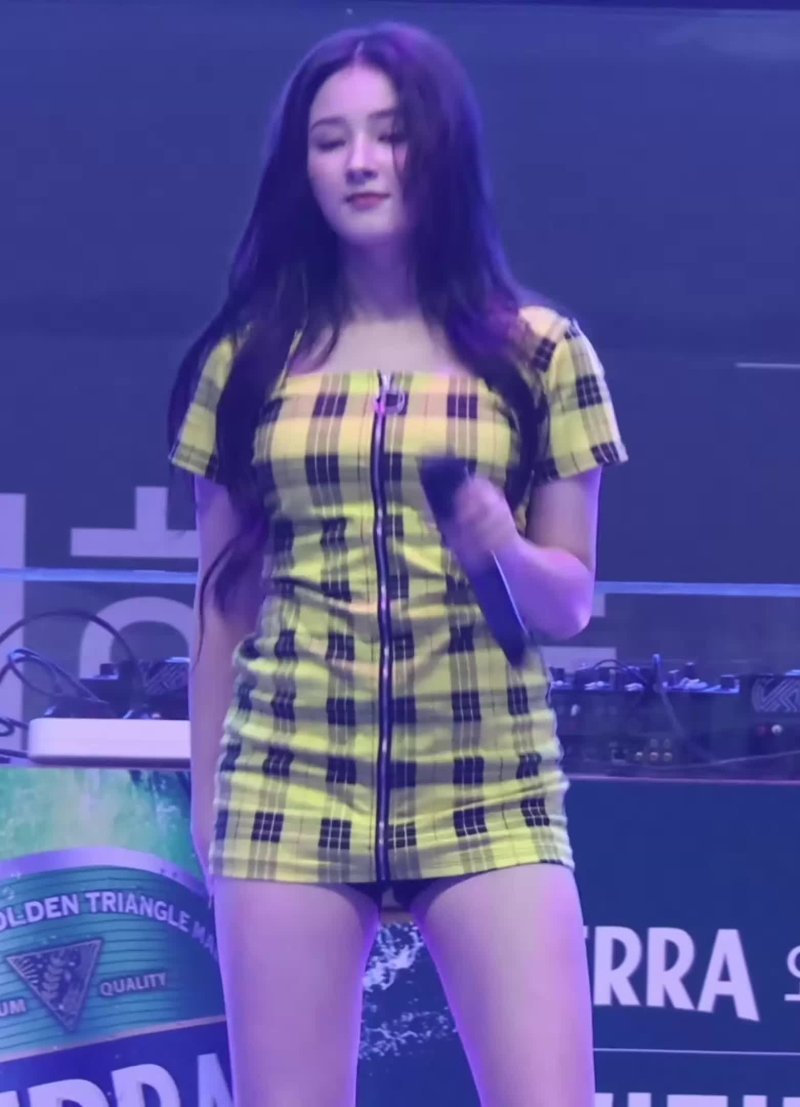 Нэнси Макдони MOMOLAND