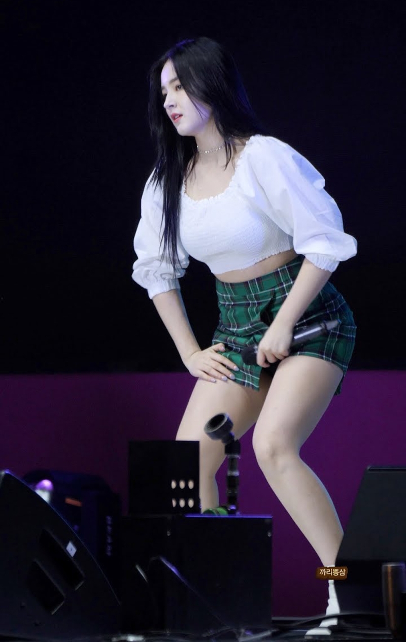 Nancy MOMOLAND Fashion