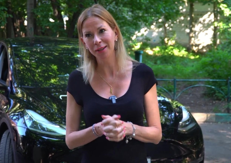 Елена Лисовская на каблуках