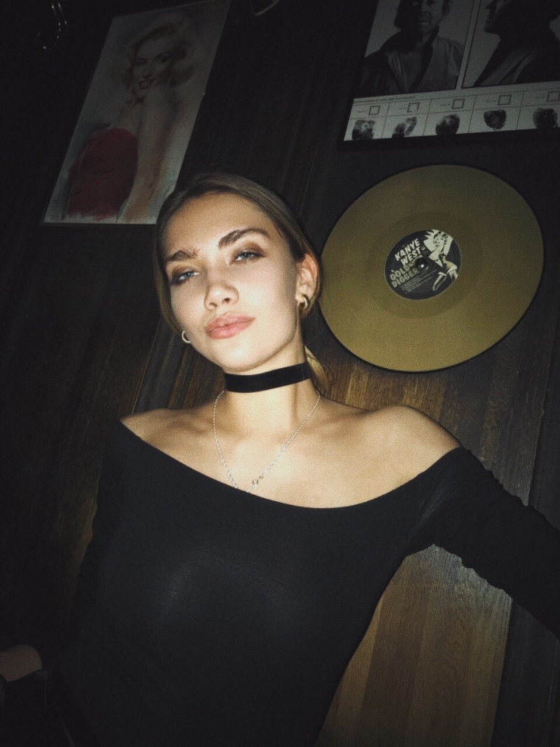 Карина Истомина голая грудь