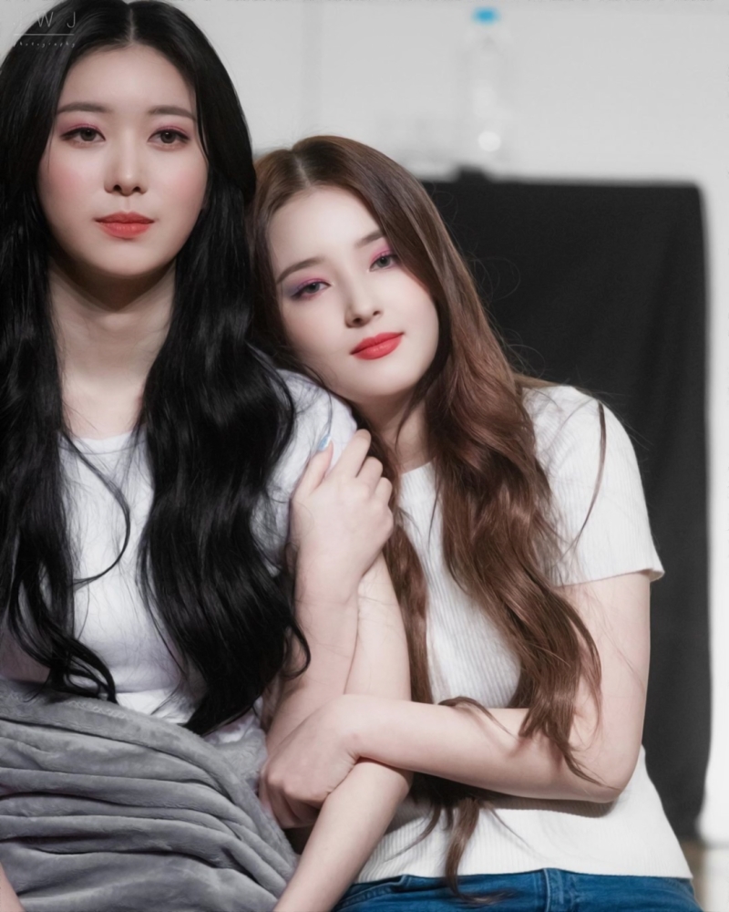 Группа MOMOLAND Nancy