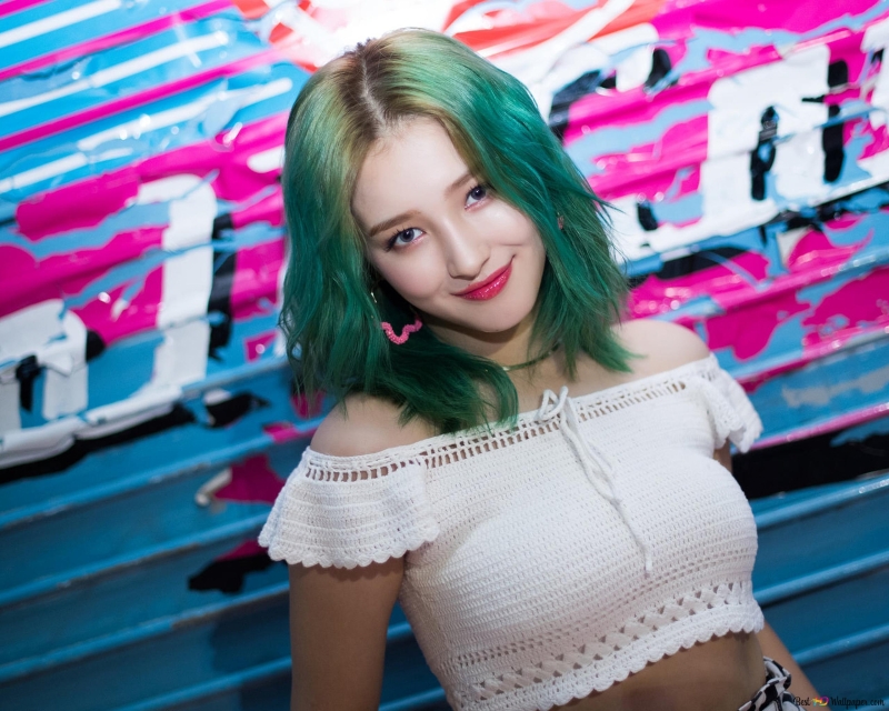 Nancy MOMOLAND фигура