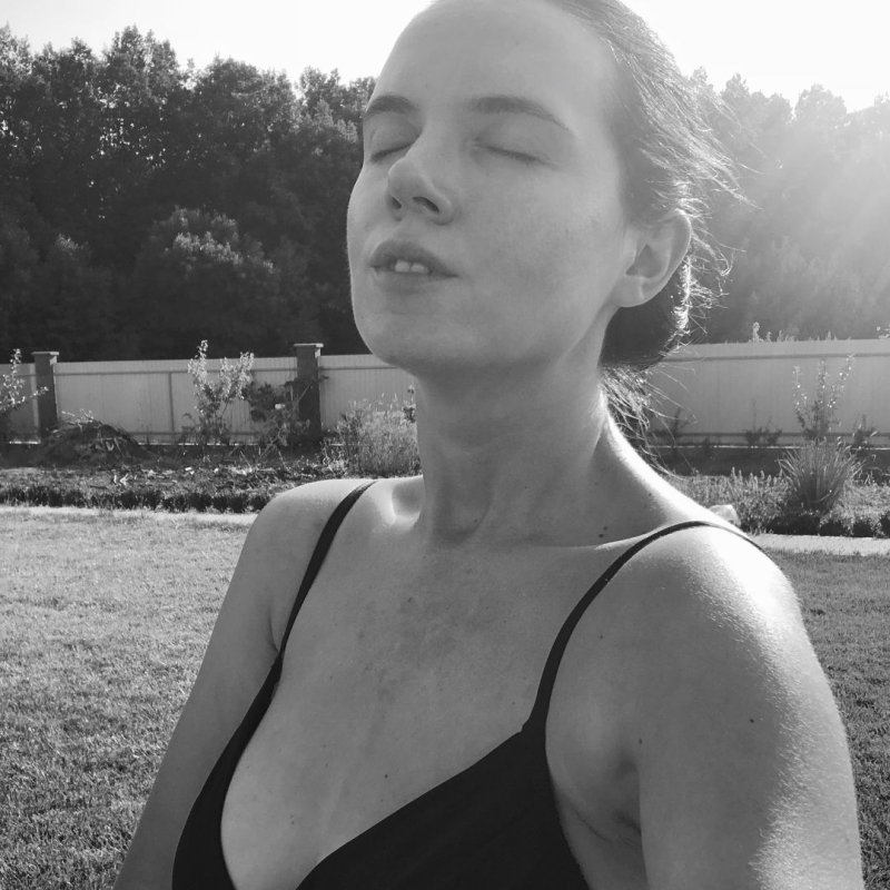 Янина Соколова фото в купальнике