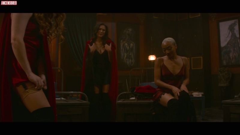 Tati Gabrielle в купальнике