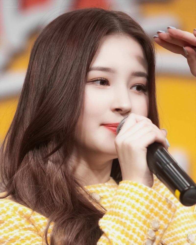 Nancy MOMOLAND на пляже