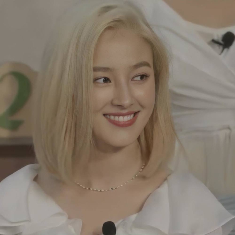Группа MOMOLAND Nancy