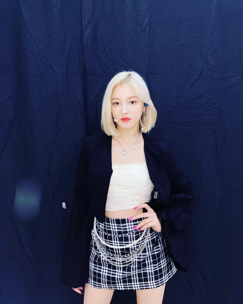 Nancy MOMOLAND leaked