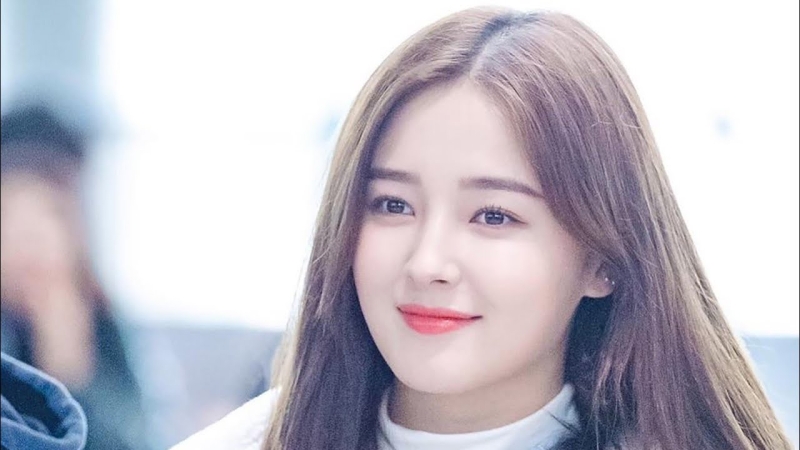 MOMOLAND Nancy Black 200119