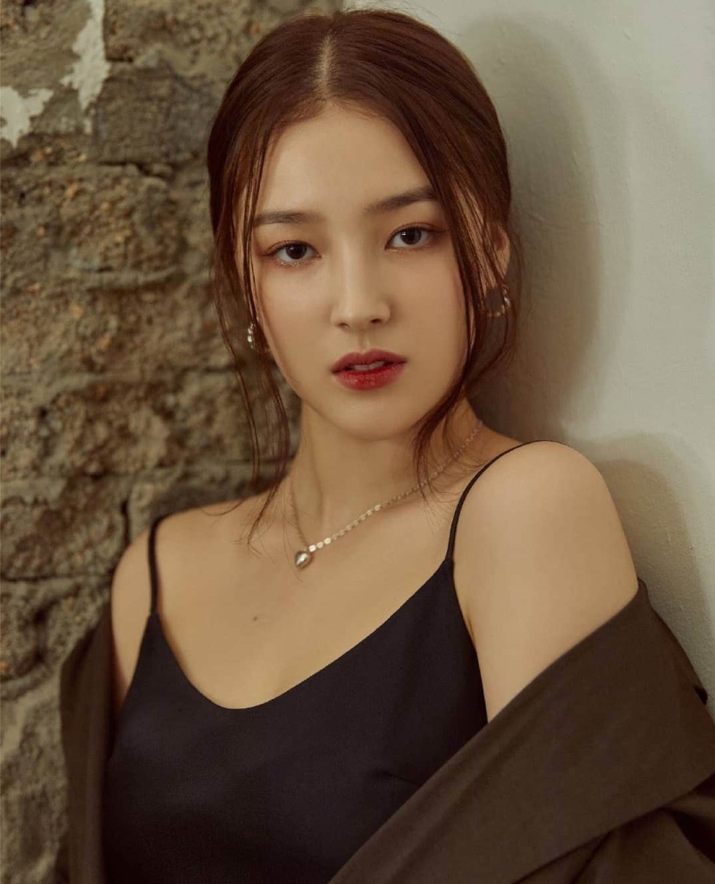 Группа MOMOLAND Нэнси