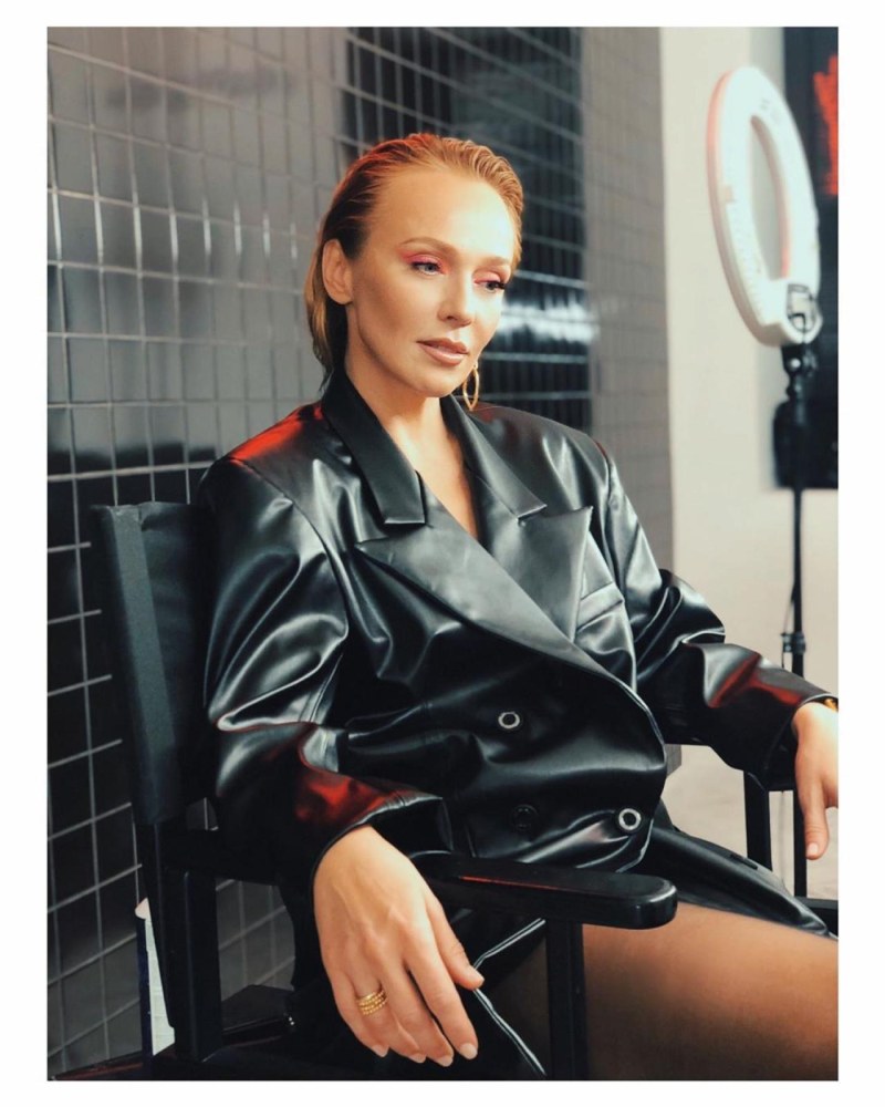Альбина Джанабаева Maxim