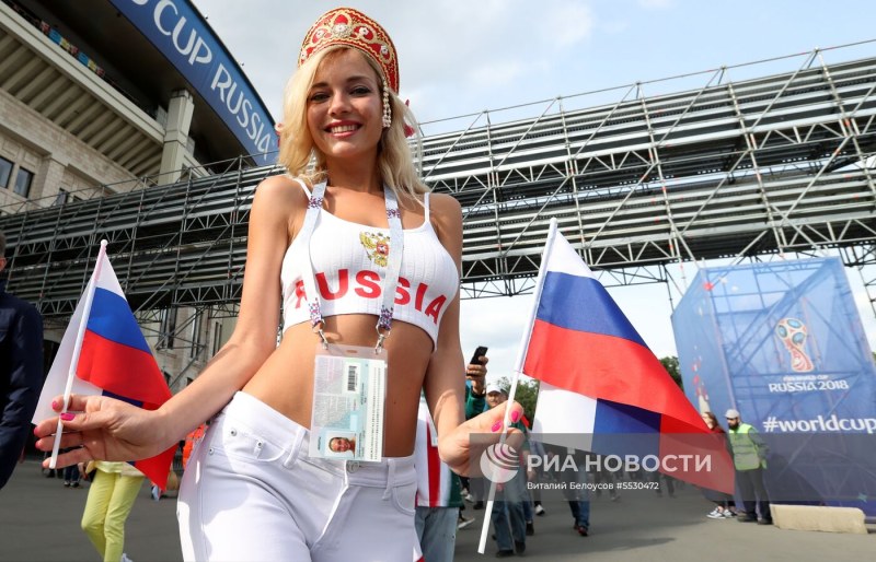 Болельщица в кокошнике Наталья Немчинова