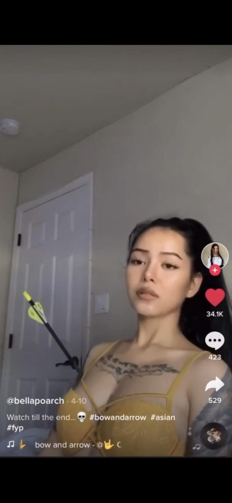 Bella Poarch onlyfans слив