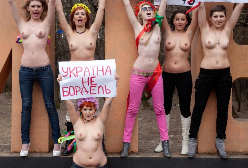 Голые,украинские,проститутки,с,раздвинутыми,ногами