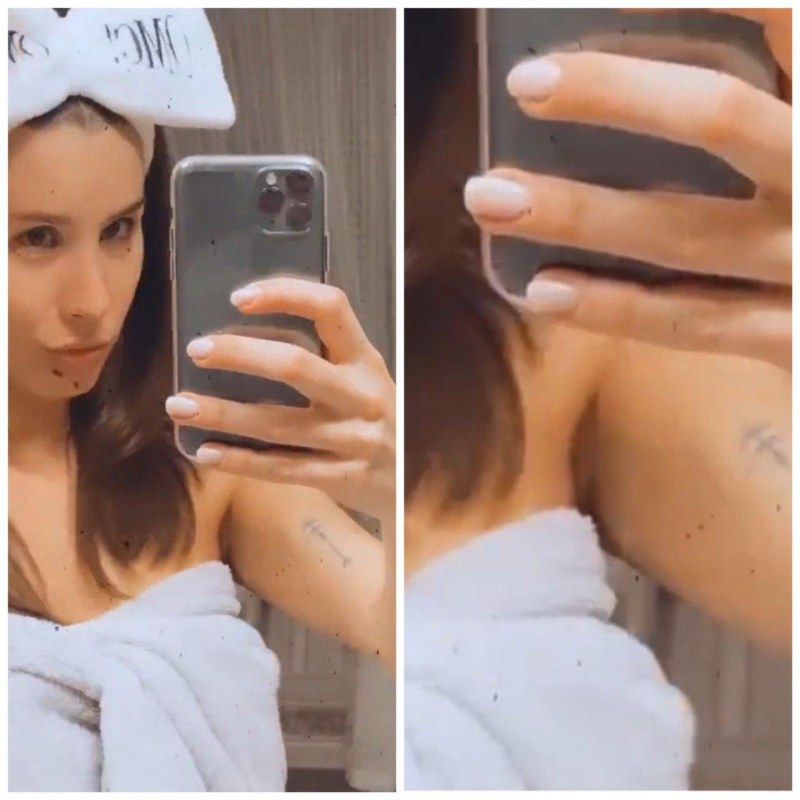 Кэти Топурия подмышки