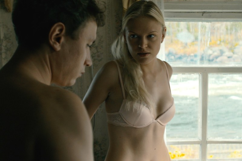 Анна фильм 2019 Саша Лусс в Нижнем белье