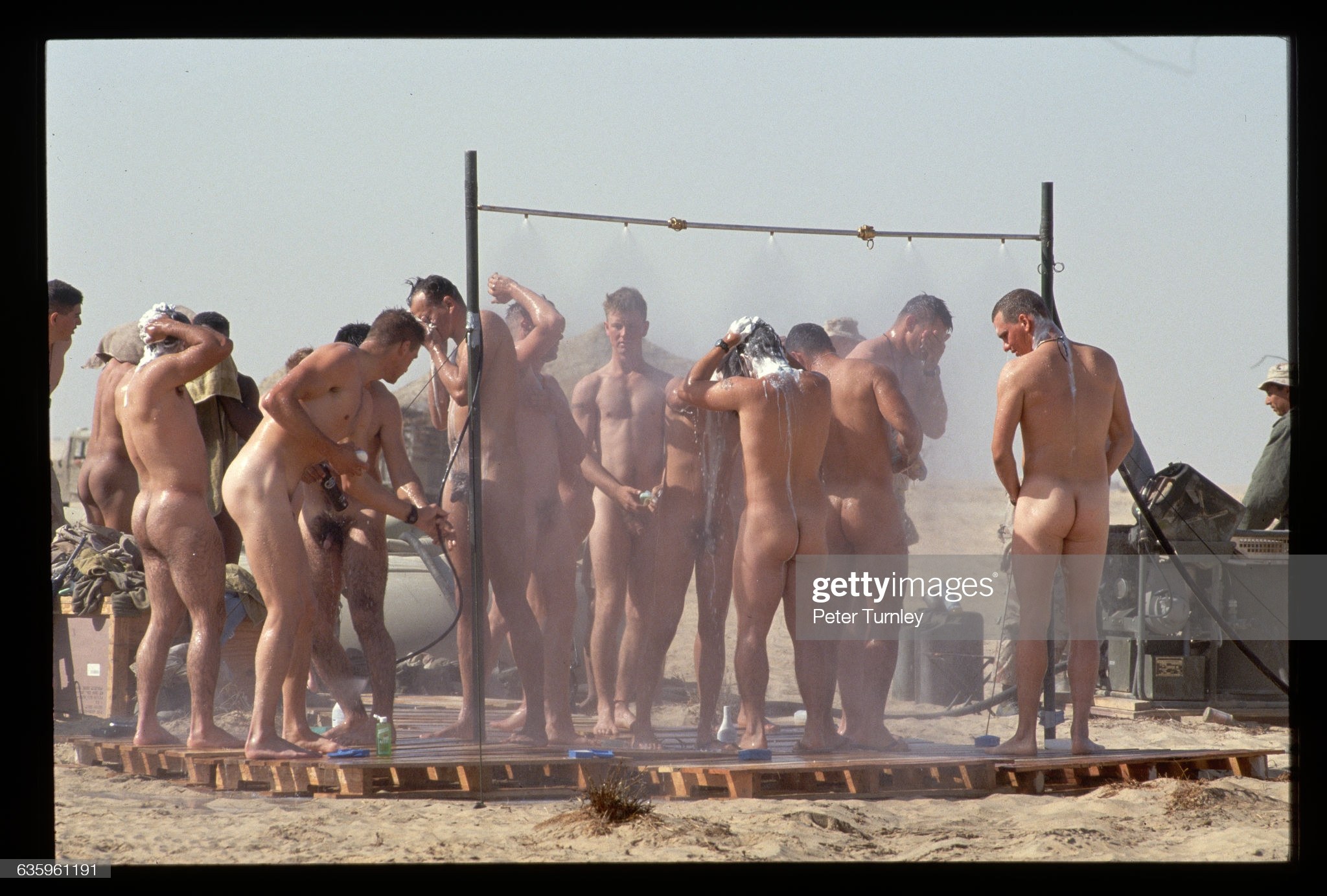 голые мужчины солдаты фото 40