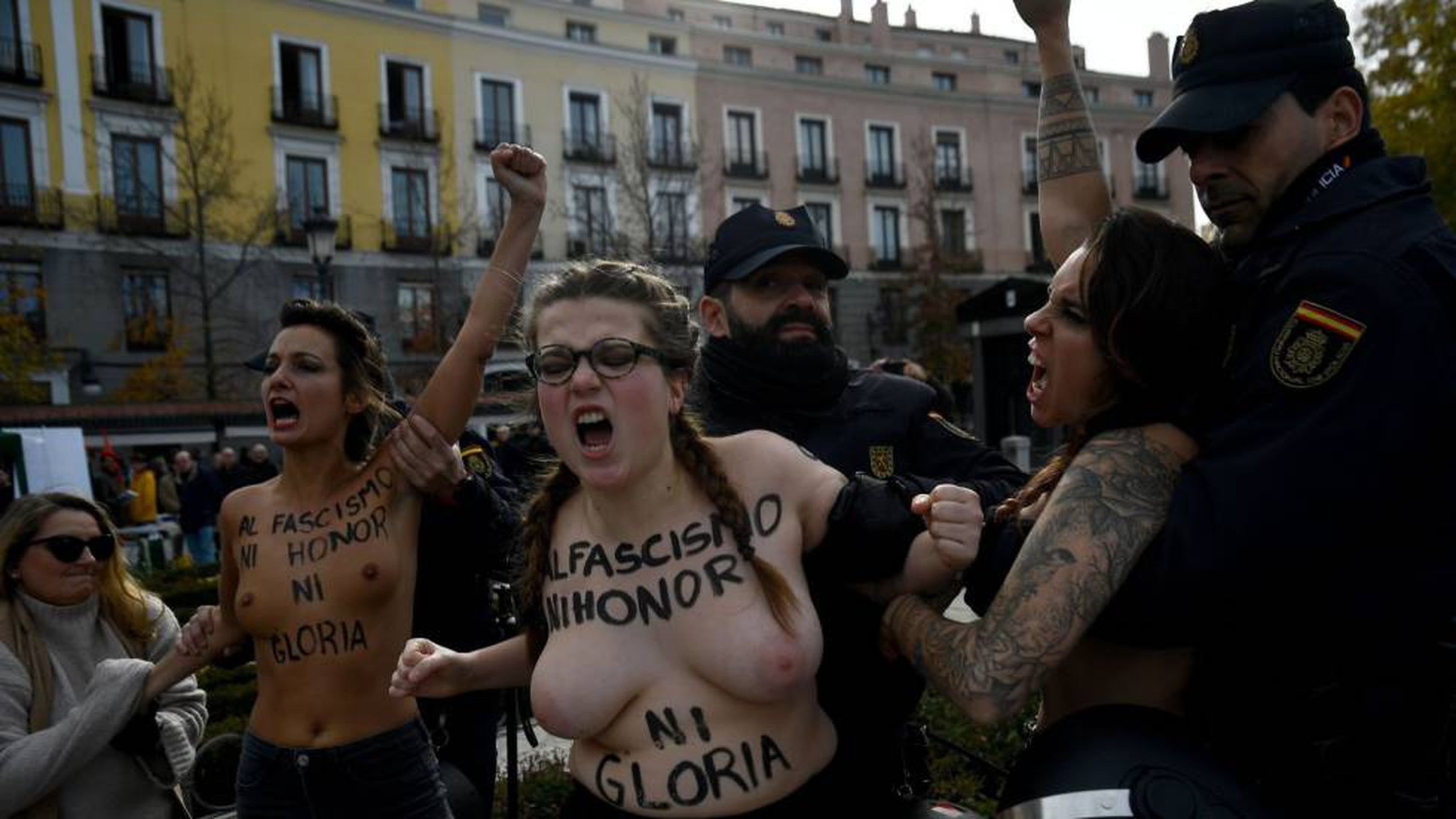 протест голых женщинах фото 72