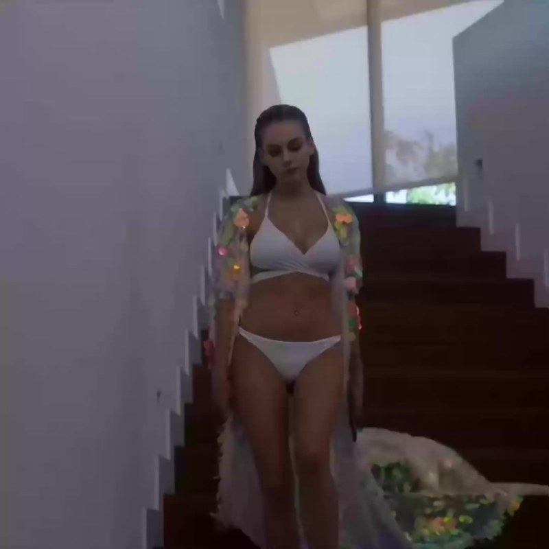 Ester Expósito Bikini