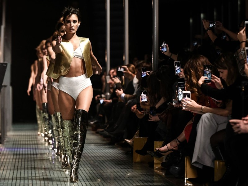 Louis Vuitton магазин в Париже