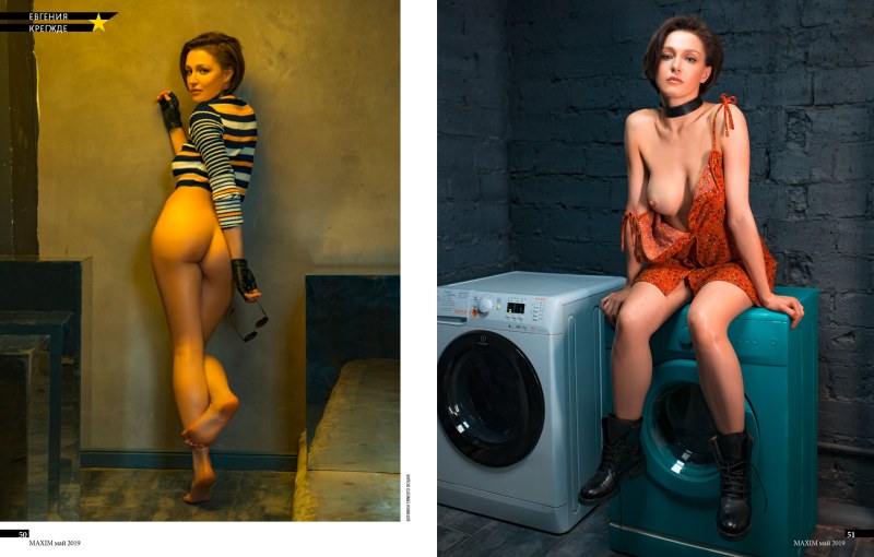 Evas Garden presents Alexis naked at the Door