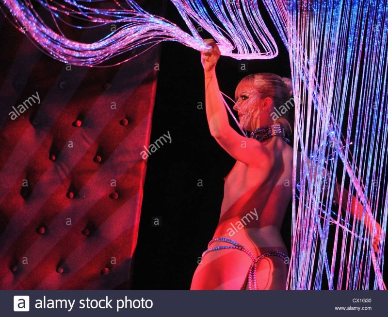Crazy Horse Cabaret