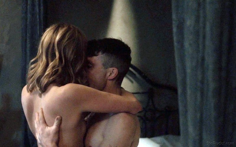 Аннабелль Уоллис sex Scene