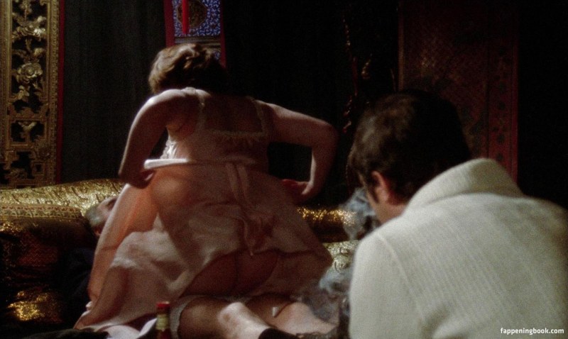 Голая Андреа Ферреоль в Marie, the Doll (1976)
