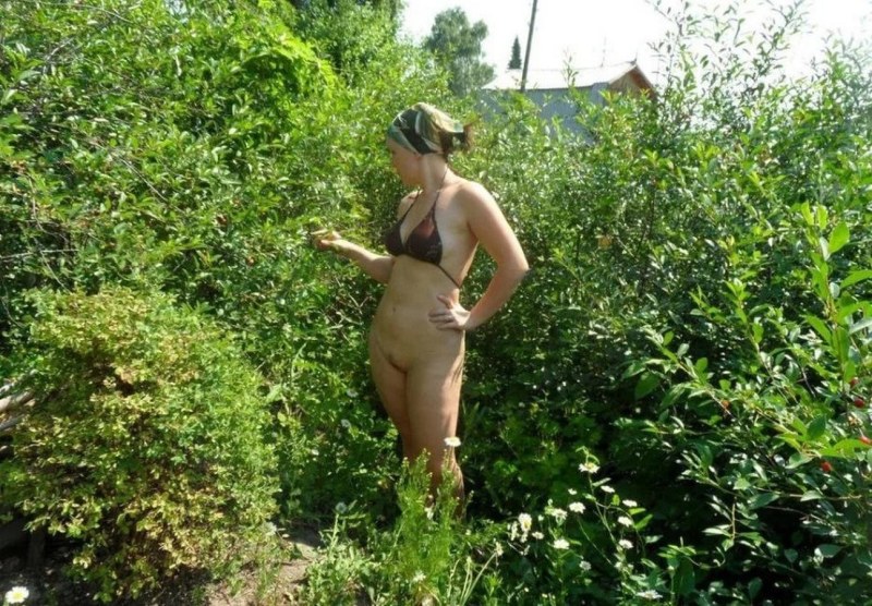 Женщины на даче частное ню