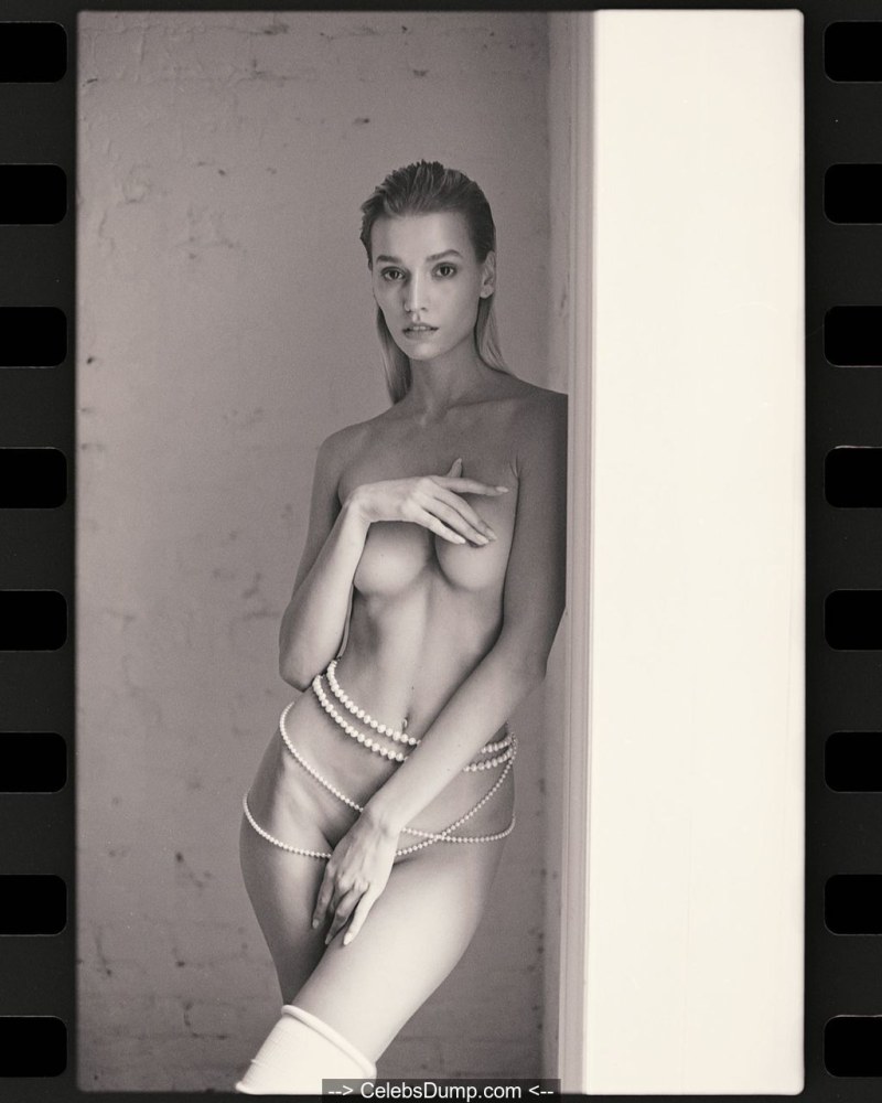 Mariya Melnyk topless